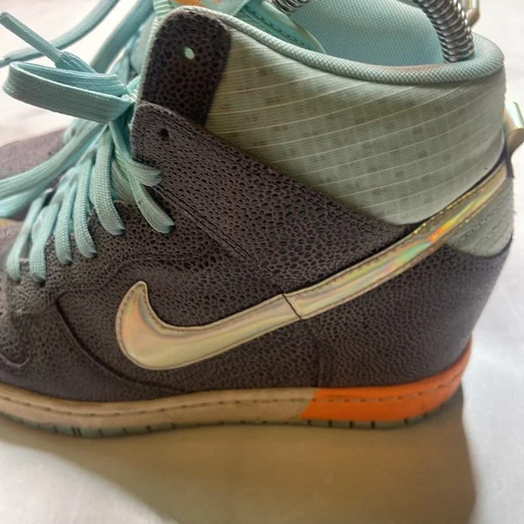 Nike Women’s Dunk Sky High Premium Dark Gray Glacier Ice - Picture 6 of 8